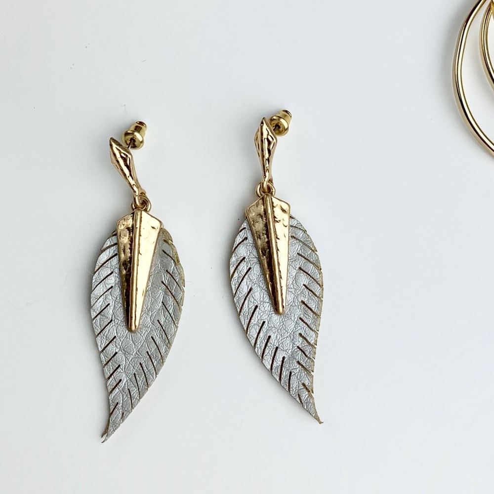 Vegan leather Gold metal earring - Gray matter - Picture 3 of 3